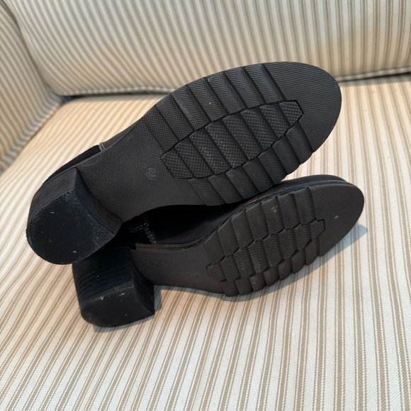 Pikolinos Black Leather Chelsea Boots - Picture 3 of 6